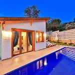 İslamlar 2 Bedroom Secluded With Private Pool Hot Tub *