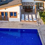 İslamlar 2 Bedroom Secluded With Private Pool Hot Tub