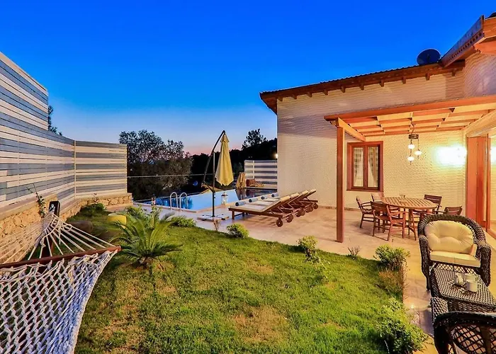 빌라 İslamlar 2 Bedroom Secluded With Private Pool Hot Tub 칼칸