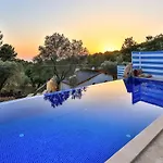 İslamlar 2 Bedroom Secluded With Private Pool Hot Tub *