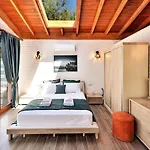 וילה İslamlar 2 Bedroom Secluded With Private Pool Hot Tub קלקן