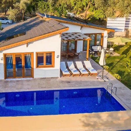 İslamlar 2 Bedroom Secluded With Private Pool Hot Tub וילה *
