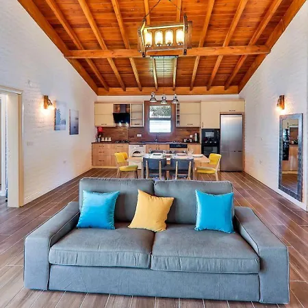 İslamlar 2 Bedroom Secluded With Private Pool Hot Tub קלקן