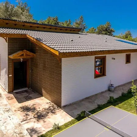 İslamlar 2 Bedroom Secluded With Private Pool Hot Tub וילה *